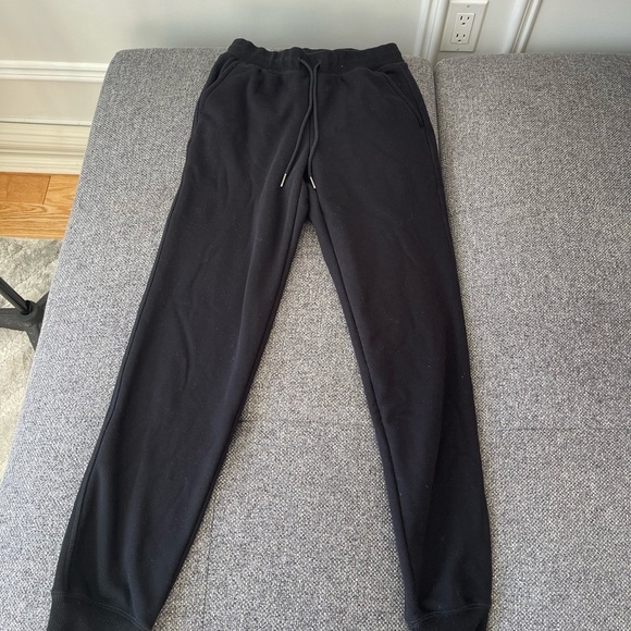 Uniqlo Pants - Uniqlo women's Heattech black Jogger Pants